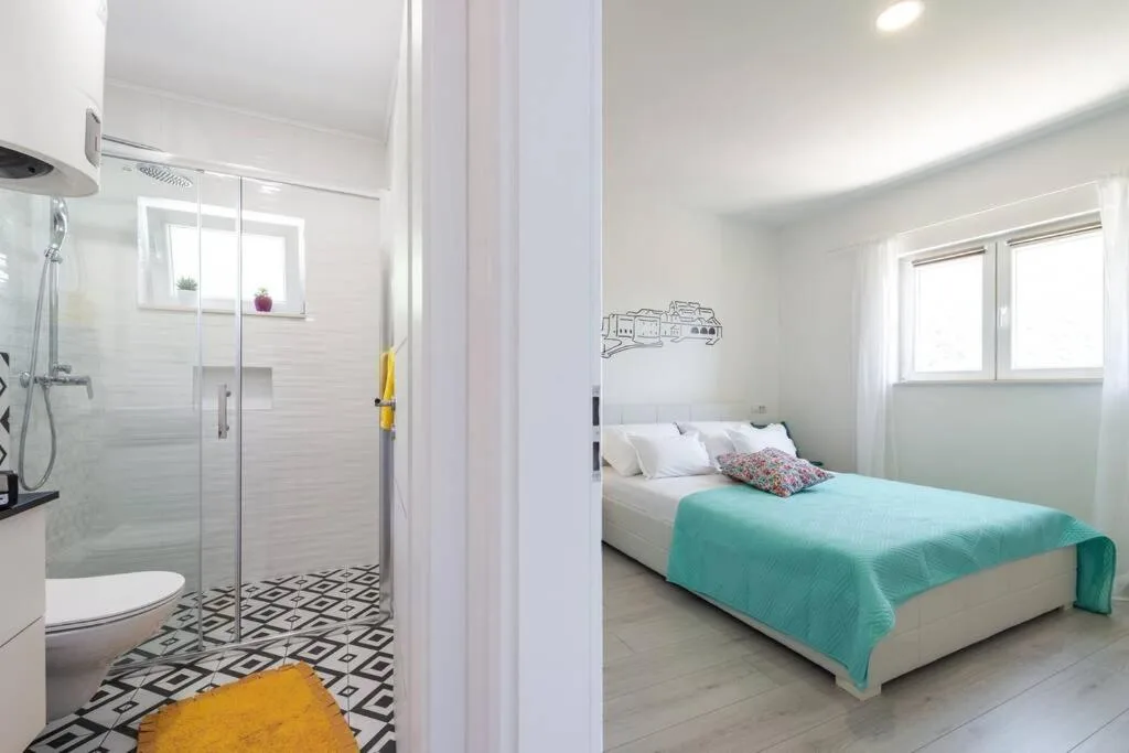 Chambre à coucher avec salle de bains privative à House Maure