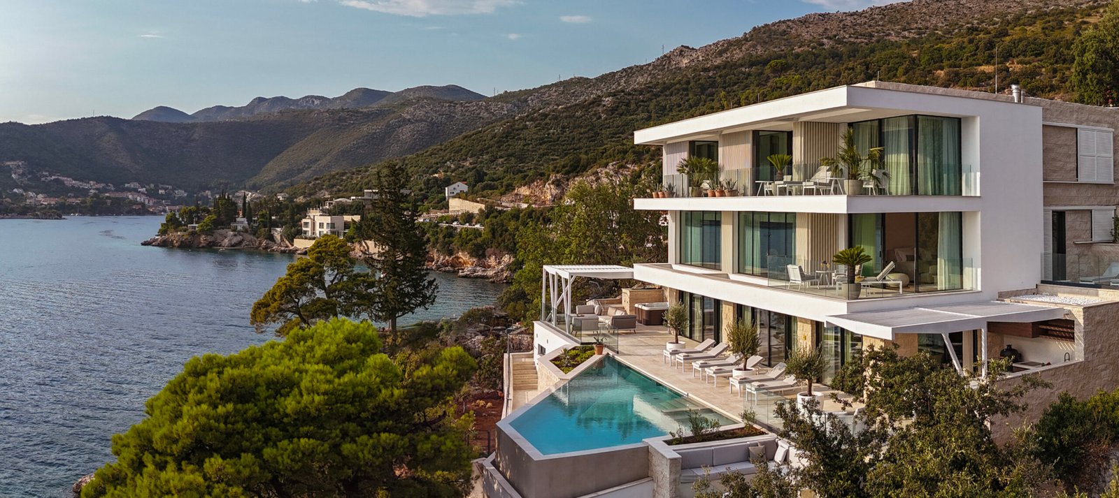 Luxury villa with private pool and sea view
